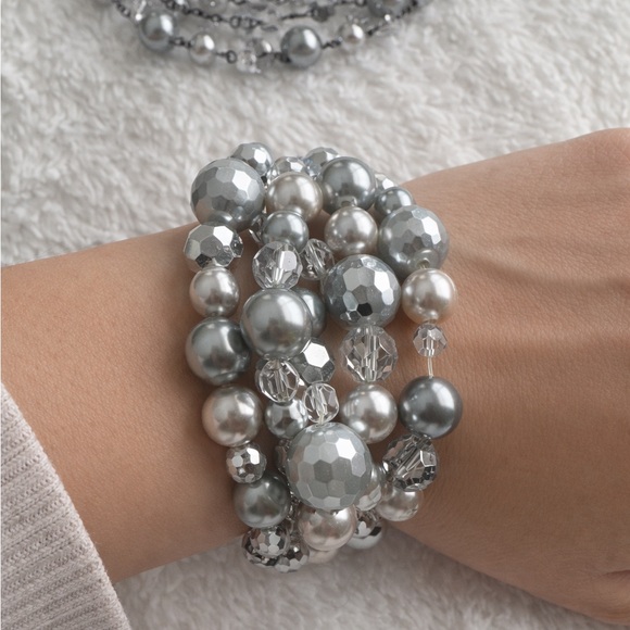 Lia Sophia Silver and Gray Pearl Necklace Set - Picture 4 of 4